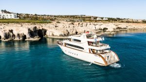 VIP Jacuzzi Mega Yacht