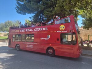 Official Red Bus 16